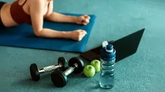 Ranny czy wieczorny trening – co wybrać do spalania tłuszczu i budowy mięśni